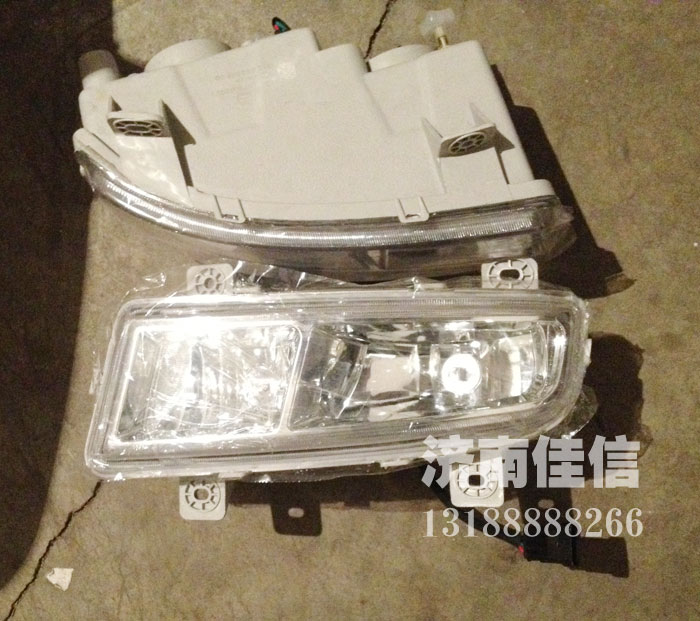 AZ9525720011,左前雾灯远光灯总成,济南同驰汽车配件有限公司