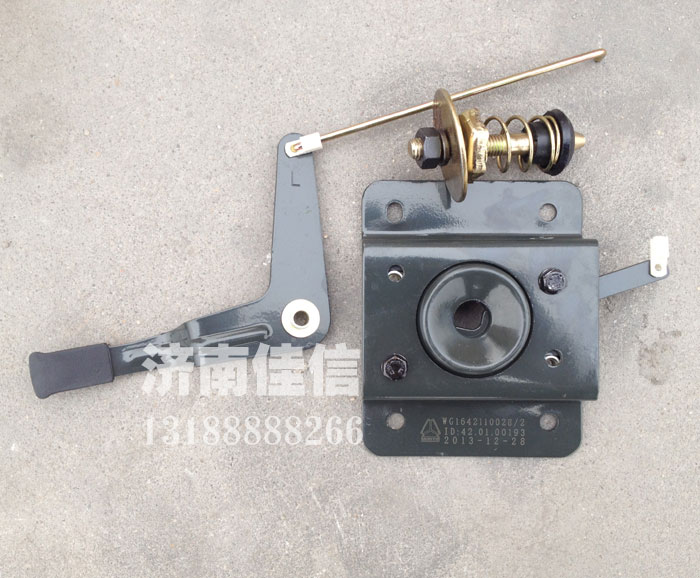 WG1642110028,面罩锁（左）,济南同驰汽车配件有限公司