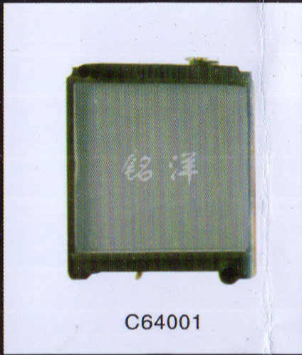 ,水箱 C64001,济南铭洋汽车散热器有限公司