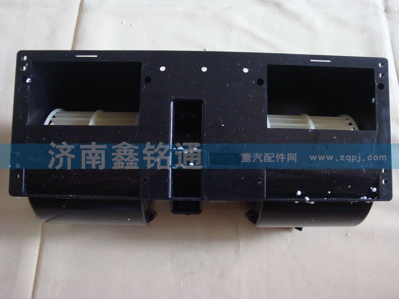 陜汽德龍F(tuán)3000暖風(fēng)電機(jī)/DZ13241841114