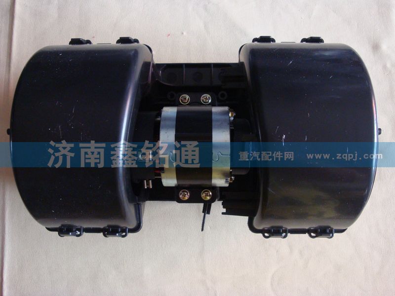 重汽豪沃A7暖風(fēng)電機/wg1664820017