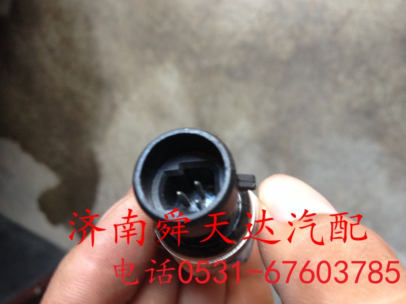 WG9727710002,电子式机油压力传感器,济南舜天达商贸有限公司