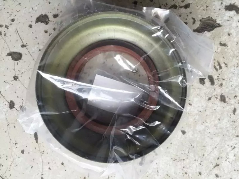 WG9970320036,70矿差速器油封,济南跃鼎汽车配件有限公司