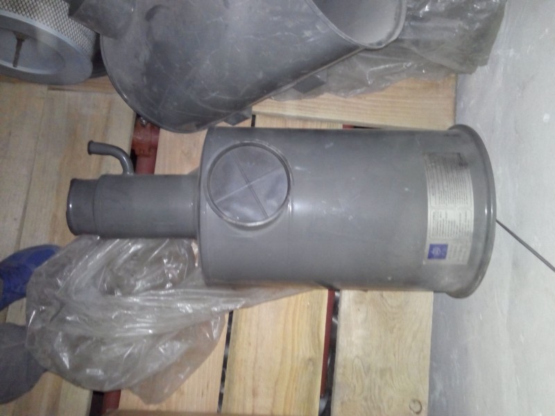 TZ56071900,空滤器,济南润达重型汽车配件
