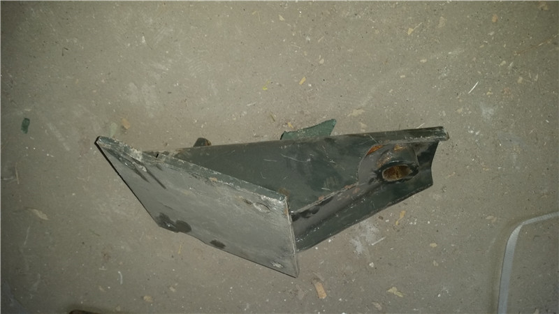 AZ9725471018,动力缸托架,济南华驰工贸公司