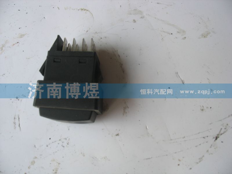 1B24937350009,远光灯开关,济南博煜欧曼专卖