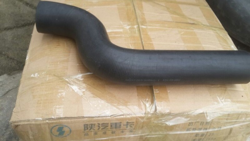 WG9731530045豪沃水箱胶管,WG9731530045豪沃水箱胶管,济南博通重汽备件库