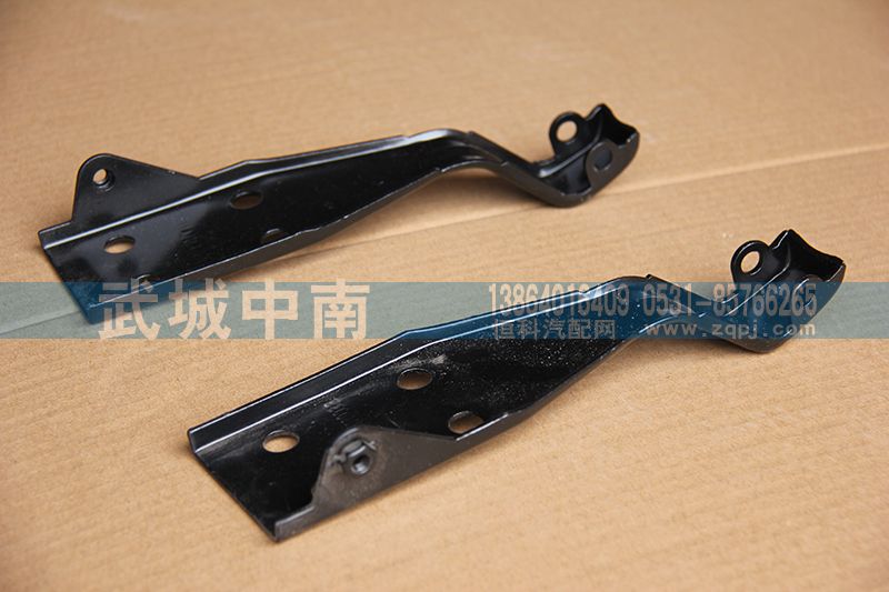 AZ1642110033,左前脸合页 豪沃,济南武城重型车外饰件厂