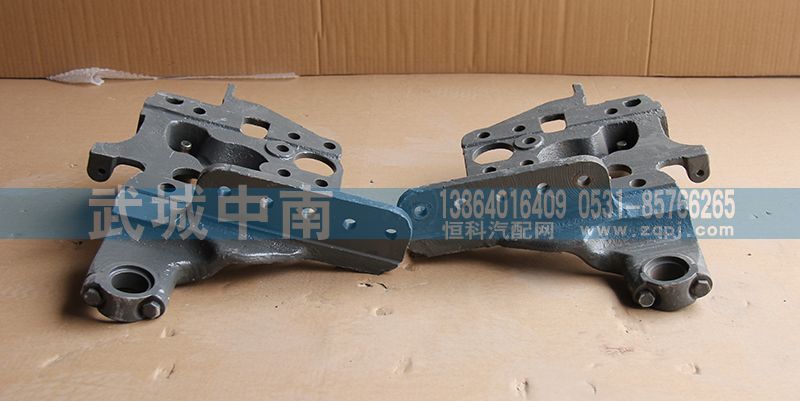 AZ1642430335,左翻转支架 豪沃,济南武城重型车外饰件厂