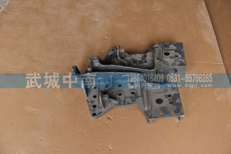 AZ1664430051/2,左右翻转支架A7,济南武城重型车外饰件厂