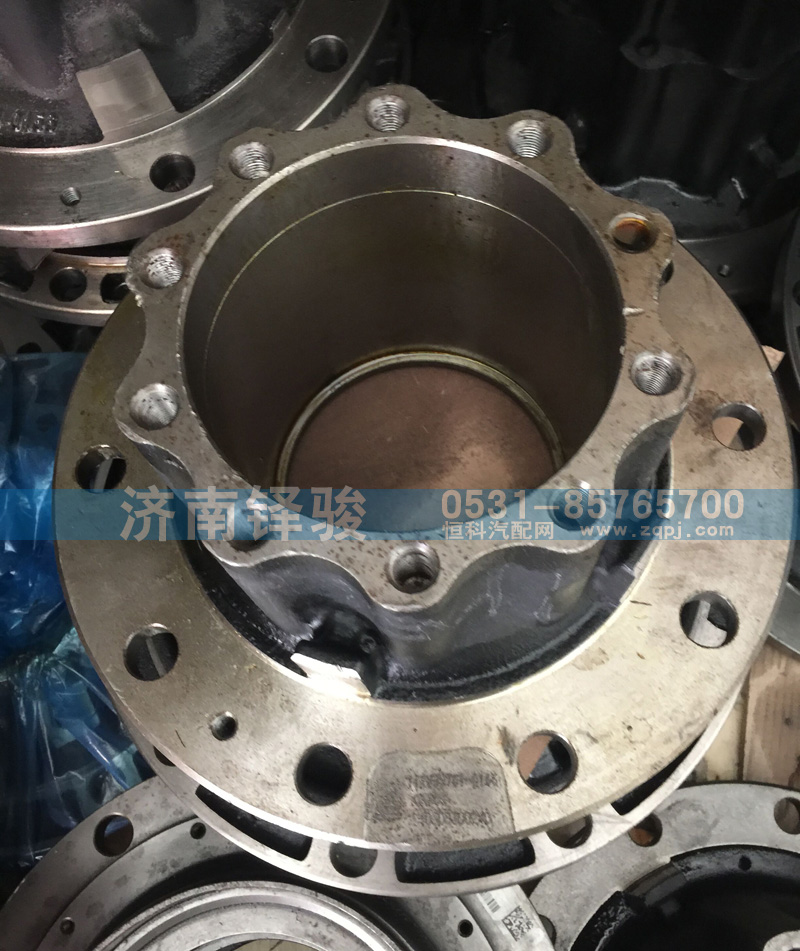 812W35701-0156,重汽曼桥轮毂,济南信达重汽配件有限公司