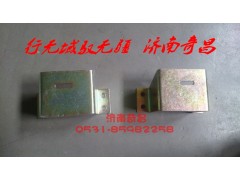 AZ1651110084,面罩右支架,济南奇昌汽车配件有限公司
