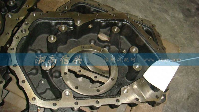 AZ2220100105,变速器后壳,济南信兴汽车配件贸易有限公司