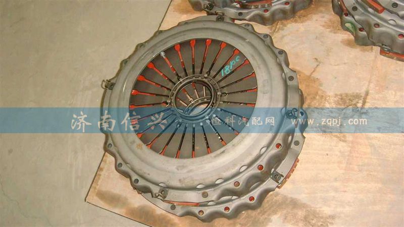 AZ9725160100,离合器压盘总成（A、B型）,济南信兴汽车配件贸易有限公司