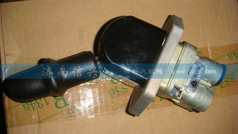 WG9000360528,挂车手制动阀(A7)(T7H),济南信兴汽车配件贸易有限公司