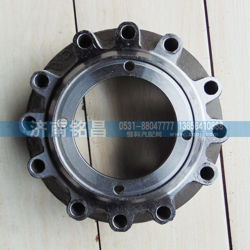 AZ9981320136豪沃AC16轴间差速器壳图2