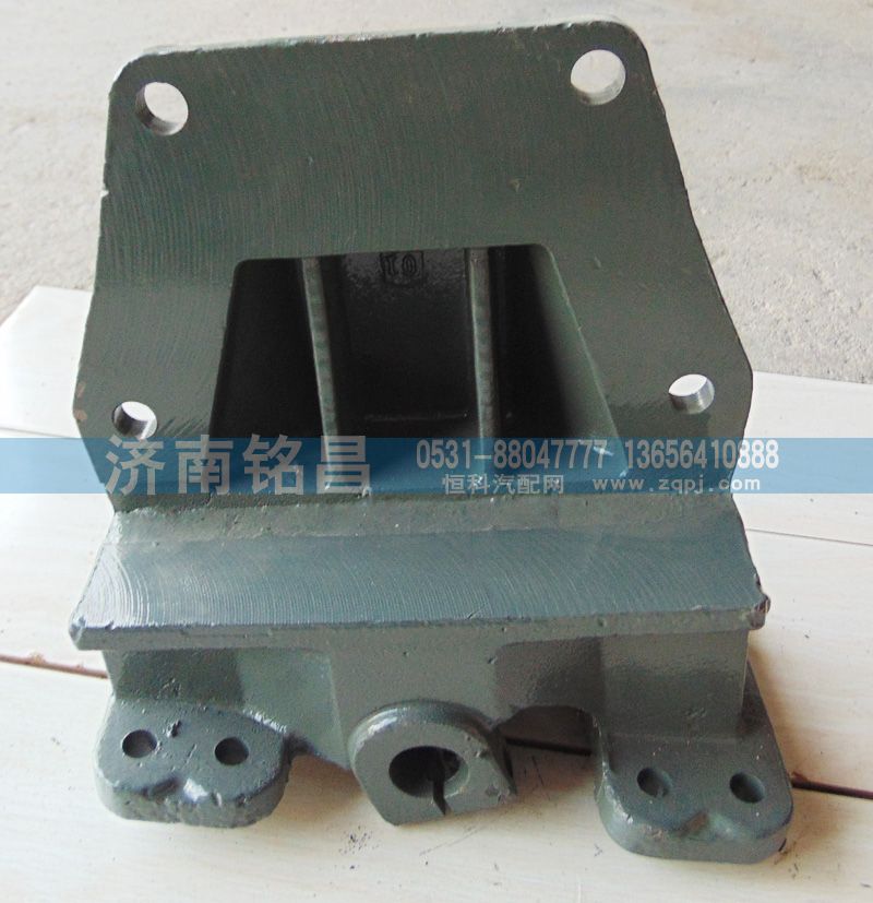 AZ9232520011豪沃前簧后支架/AZ9232520011