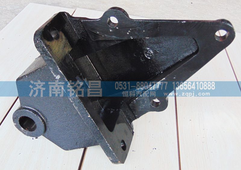 DZ9114520010奥龙前簧前支架/DZ9114520010