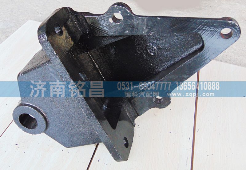 DZ9114520010奥龙前簧前支架/DZ9114520010