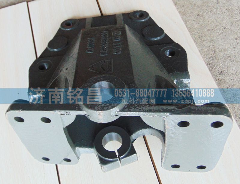 WG9925520201豪沃前簧后支架/WG9925520201