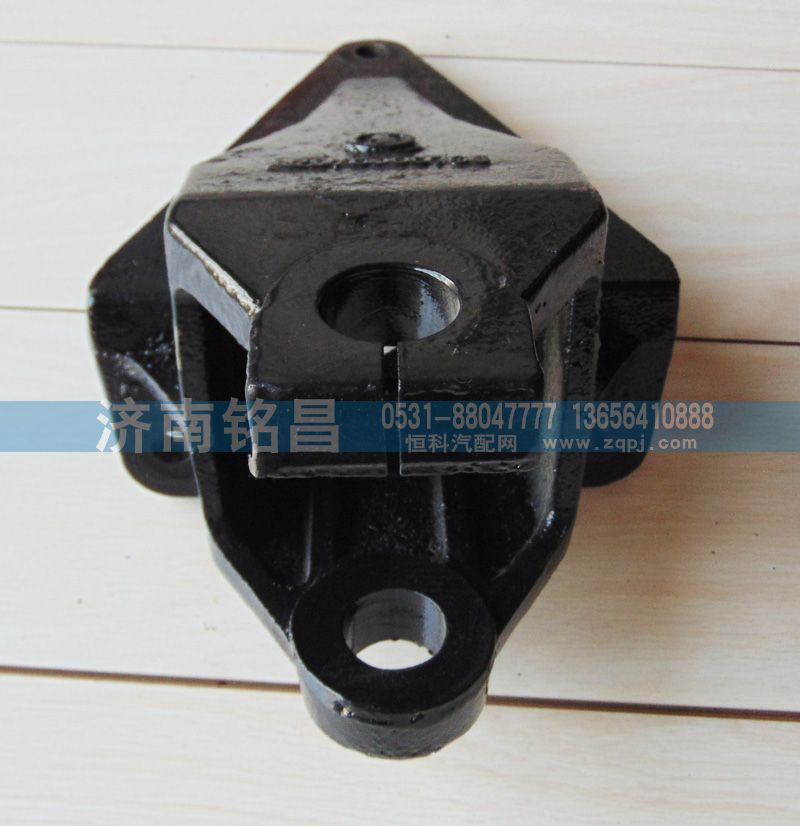 SZ970000736德龙M3000前簧前支架/SZ970000736