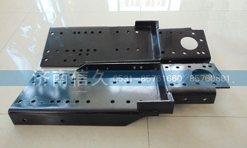 SZ980000885,保险杠托架,济南信久汽配销售中心