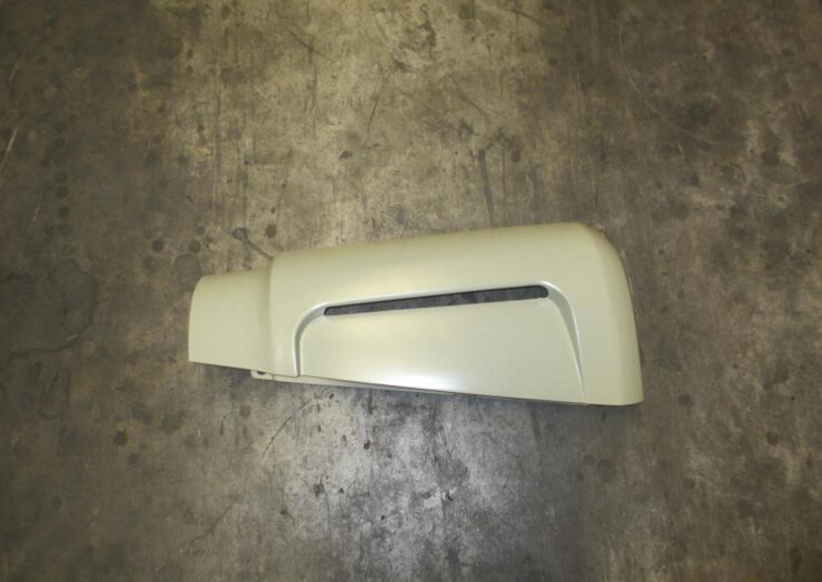 陕汽德龙F3000原装导风罩外板DZ13241870011