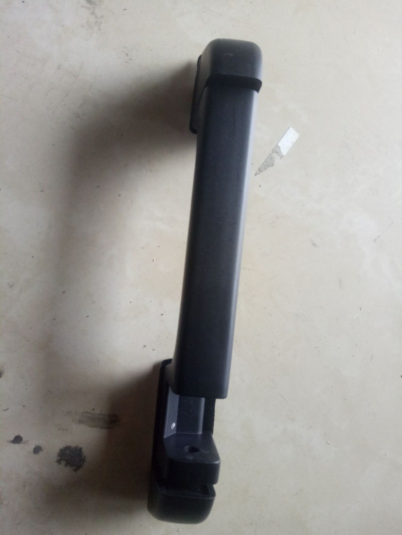 DZ14251110052,前面罩右把手总成,济南尊龙(原天盛)陕汽配件销售有限公司