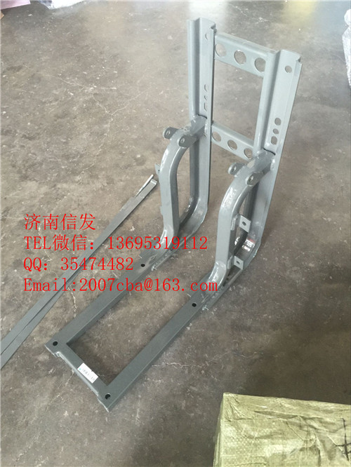 AZ9525560001重汽T7H尿素箱支架/AZ9525560001重汽T7H尿素箱支架
