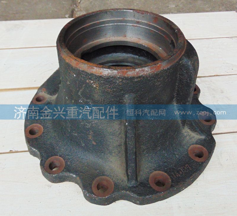 AZ9981320035 重汽豪沃AC16后桥轴承座图2