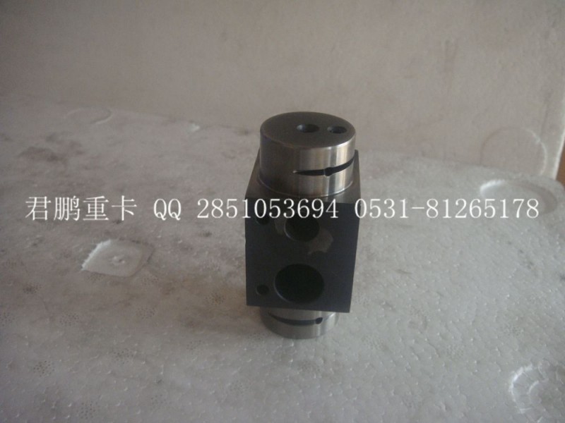 济南君鹏供应摇臂轴总成VG1246050006/VG1246050006