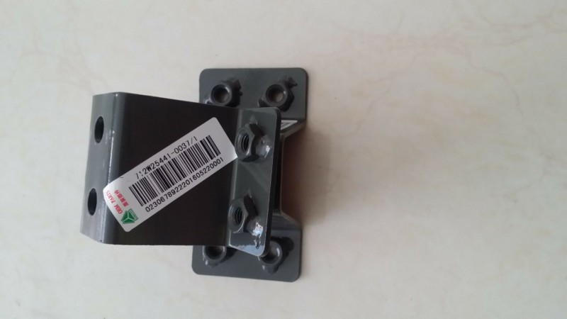 712W25441-0037,电瓶箱隔热板固定支架总成,济南信久汽配销售中心