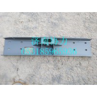 WG9730930025  保险杠连接板