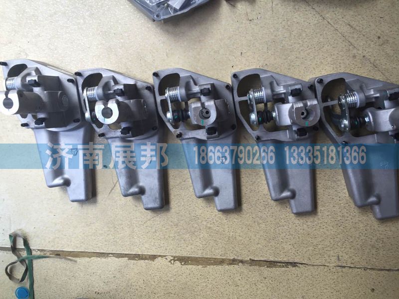 WG990240100,操纵器总成,济南冠泽卡车配件营销中心