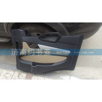 WG1671330080豪瀚右車門內飾板