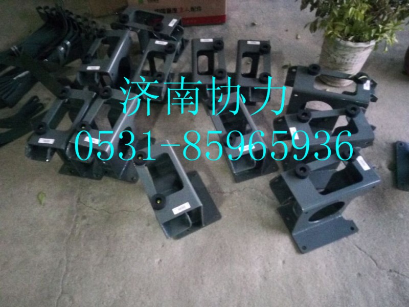 wg9925190038,油浴式空滤器支架总成,济南明钜汽车配件有限公司（原济南协力）