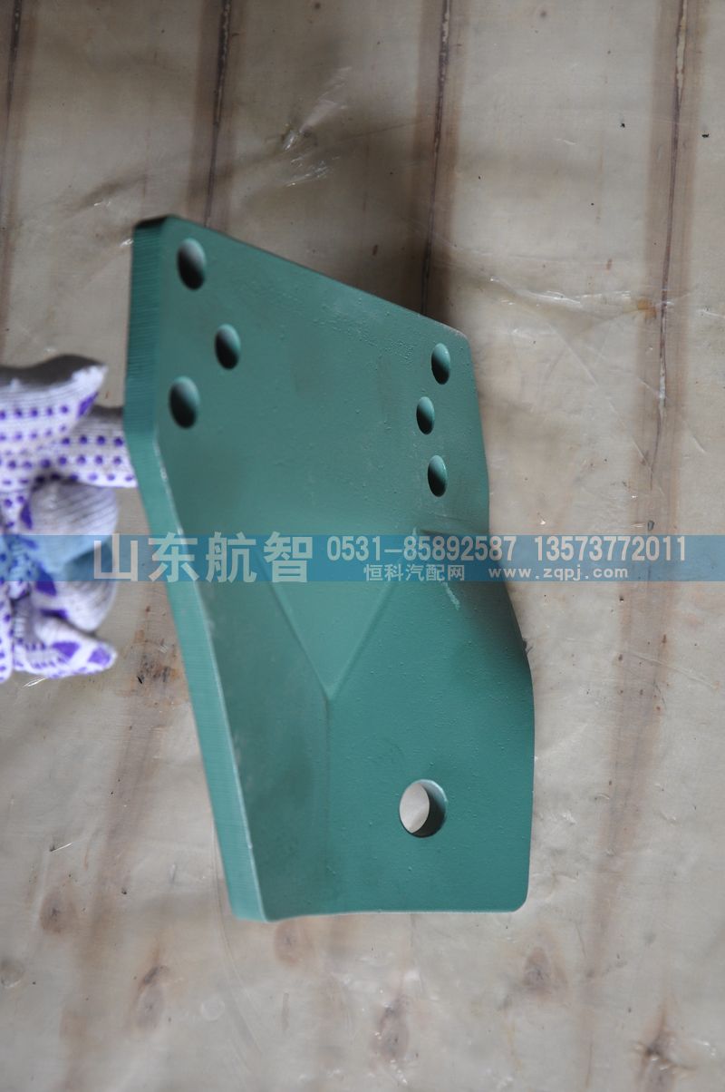 VG1095060009,发动机右支架,山东航智商贸有限公司