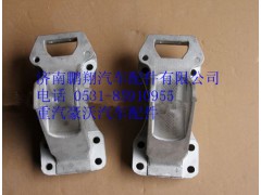 WG1664430042,重汽豪沃A7左前悬过渡支架,济南鹏翔汽车配件有限公司