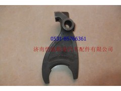 JS150T-1702054B-1,低倒档拨叉,济南恺航欧曼汽车配件有限公司