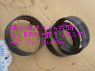 TZ56077000049,重汽60矿大江迈克桥中间套,济南鹏翔汽车配件有限公司