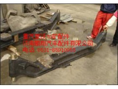 AZ9970410001,重汽豪沃70矿车前轴,济南鹏翔汽车配件有限公司