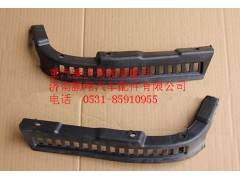 AZ1642240051,重汽豪沃保险杠左装饰条,济南鹏翔汽车配件有限公司
