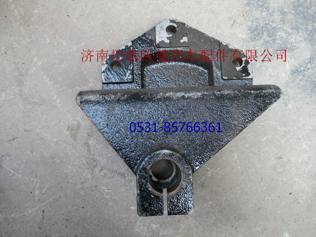 1419329280002,左前簧前支架一桥,济南恺航欧曼汽车配件有限公司