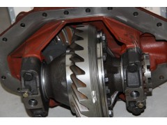 QT300S56-2402000,28     21后桥中段总成,济南汇德卡汽车零部件有限公司