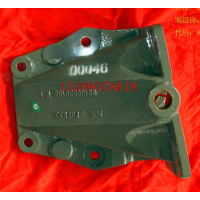 WG9232520010豪沃前簧后支架图2