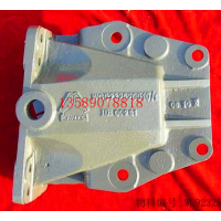 WG9232520010豪沃前簧后支架图3