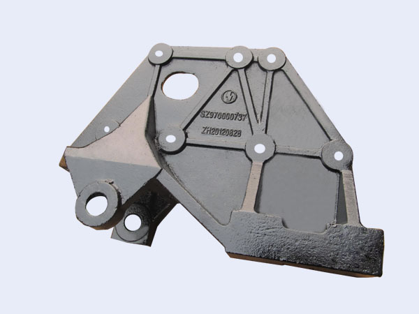 SZ970000737  82,新式前簧后支架,济南汇德卡汽车零部件有限公司