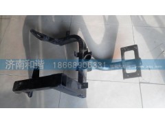 DZ14251240200,陕汽德龙X3000一级踏板支架焊接总成（右）,,济南和谐汽车配件有限公司