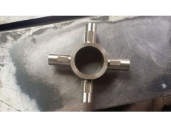 ,中十字轴.jpg,济南汇德卡汽车零部件有限公司