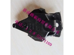 HO292190032AO.jpg,前簧前支架,济南汇德卡汽车零部件有限公司